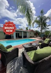 Spacious 3BR Oasis with Private Pool - Lauderdale Lakes