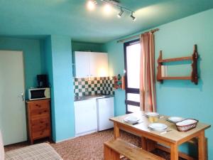 Studio cabine skis aux pieds, 5ème étage, Les Adrets-Prapoutel - FR-1-771-66