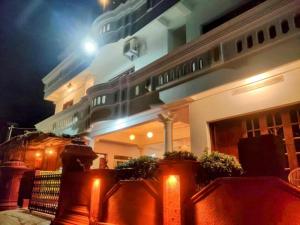 Moon Waves Beach Hotel Varkala