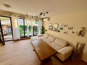 Вила Динати - Rozovo