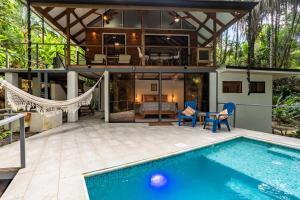 Casa Serena - Tranquil Jungle Gem Near the Beach
