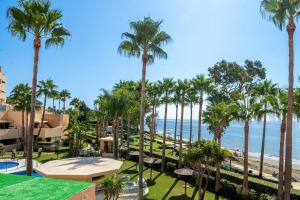 Beautiful Beachfront Apartment