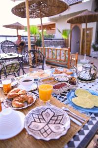 RIAD & SPA SOUS LE SOLEIL CHEZ Jérôme & Paméla