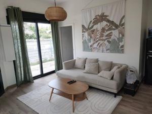 Maison cosy et élégante -Tram A et E à 300 m, - Bordeaux 15 min