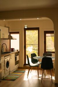 2-Bedroom Flat - Sunny Balcony