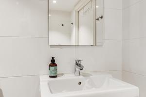 Trendy & Central Stockholm Apt