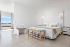 Junior Suite with Terrace room in Hotel Atolon