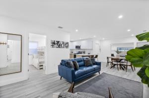 Modern villa in Design District !