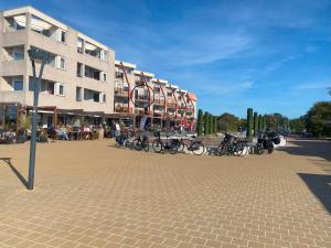 Prachtig appartement direct aan IJsselmeer en strand