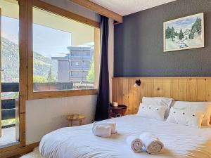 Studio rénové au pied des pistes avec balcon et Wi-Fi - FR-1-688-95