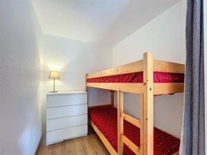 Studio lumineux skis aux pieds avec balcon, piscine et casier à skis - FR-1-267-294