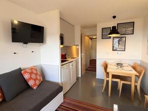 Agréable T2 avec vue panoramique, balcon, internet, casier à skis, 4 couchages - FR-1-634-102