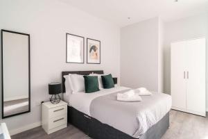 Stylish 2 Bed Apartment in Waterloo Liverpool