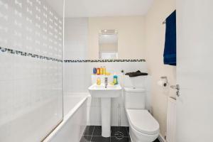 Heart of Reading Centre with parking & garden