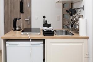 Market retreat near HBH