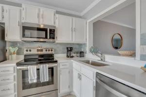 The Salty Breeze - Ocean Front 1 Bedroom