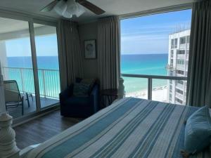 1115 Beach front Condo Shoreline Towers Free Beach Setup