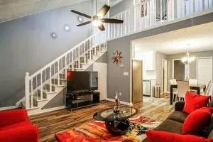 The Rosewood Townhouse - 10 mins to horse park - 卡温顿