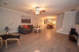 Modern 2BR Townhome, Sleeps 6,Near ATL