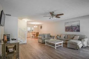 2 BR Townhouse - 10 Mins to Horse Park - 卡温顿