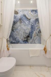 Райский уголок с камином в Соломенском районе Киева