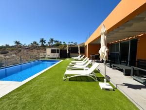 Paradise Island by CanaryScape