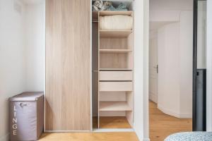 Apt moderne rénové et spacieux, au cœur de Paris