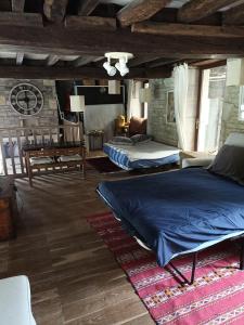 Villas Magnifique Moulin proche Chablis, jacuzzi et riviere : photos des chambres