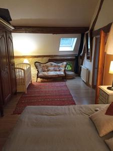 Villas Magnifique Moulin proche Chablis, jacuzzi et riviere : photos des chambres
