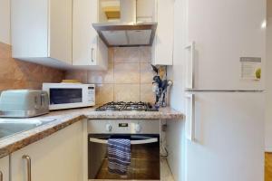 -Air Con- Cute 2BD flat 1 Min Maida Vale Station!