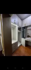 رويل هيلز - 十月六日城