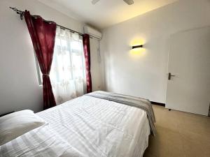 Cosy & Spacious 3 bedroom condo Flic en Flac