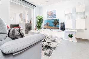 Modern Basia apartment with sea views