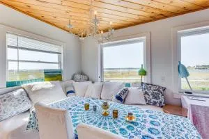 Walk to the Beach Pet-Friendly Gem in Biddeford! - Биддефорд