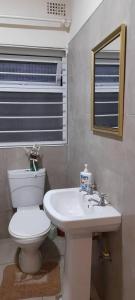 3 Bed House - Sleeps 6 - Garden - Parking - Wifi