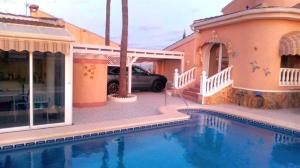 Casa Valdi, fantastic 4 bedroom house with private,heated swimming pool and barbecue