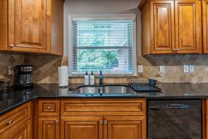 Gorgeous Home,Walk to The Brave,15min to downtown