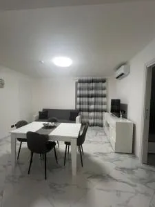 White House - Pavone dʼAlessandria