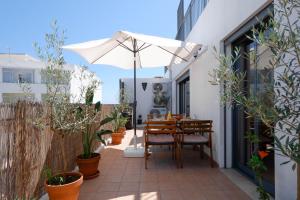 Spacious terrace, swimming pool, private parking
