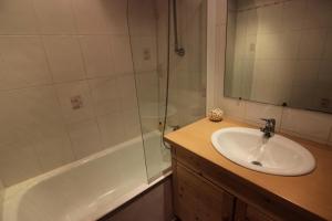 Résidence Schuss - VAL THORENS 4 PERSONS QUARTIER SLALOM PROCHE COMMERCES ET PISTES DE SKI MAE-7631