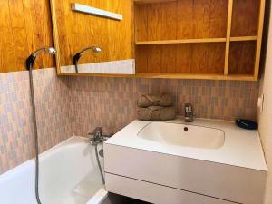 Résidence Cotes - Les Côtes 26 - Appartement duplex et traversant avec ses deux balcons. MAE-5791