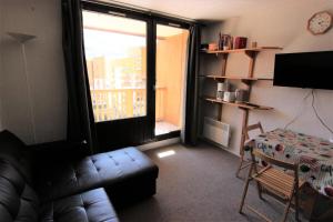 Résidence Roche Blanche - STUDIO POUR 2 PERSONNES AVEC BALCON EXPOSE SUD OUEST EN CENTRE STATION MAE-7811