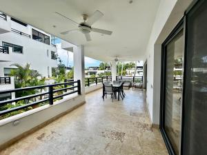 Beachfront complex 3BD 3BA with pool