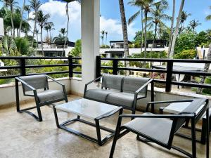 Beachfront complex 3BD 3BA with pool