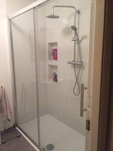 Riverside home for rent in city centre