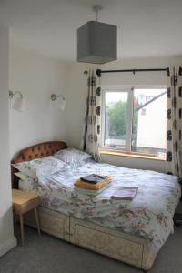 Riverside home for rent in city centre