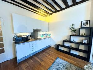 Charmant Appartement Parisien Près du Louvre Paris, France