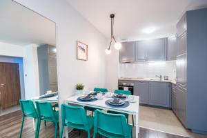 Very Central - Free Parking - Balcony