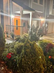 DC's Presidential Style Retreat,22 guests,King Bed, WIFI - Tuxedo Colony