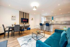 Vibrant 2br Apartment In Chorlton, Free Parking